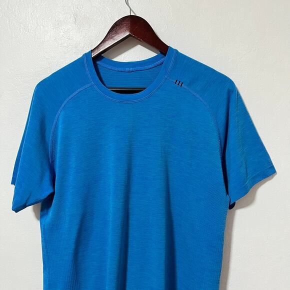 Lululemon Mens Metal Vent Tech Shirt Size M Blue Heather Space Dye Athletic Gym - Picture 3 of 6